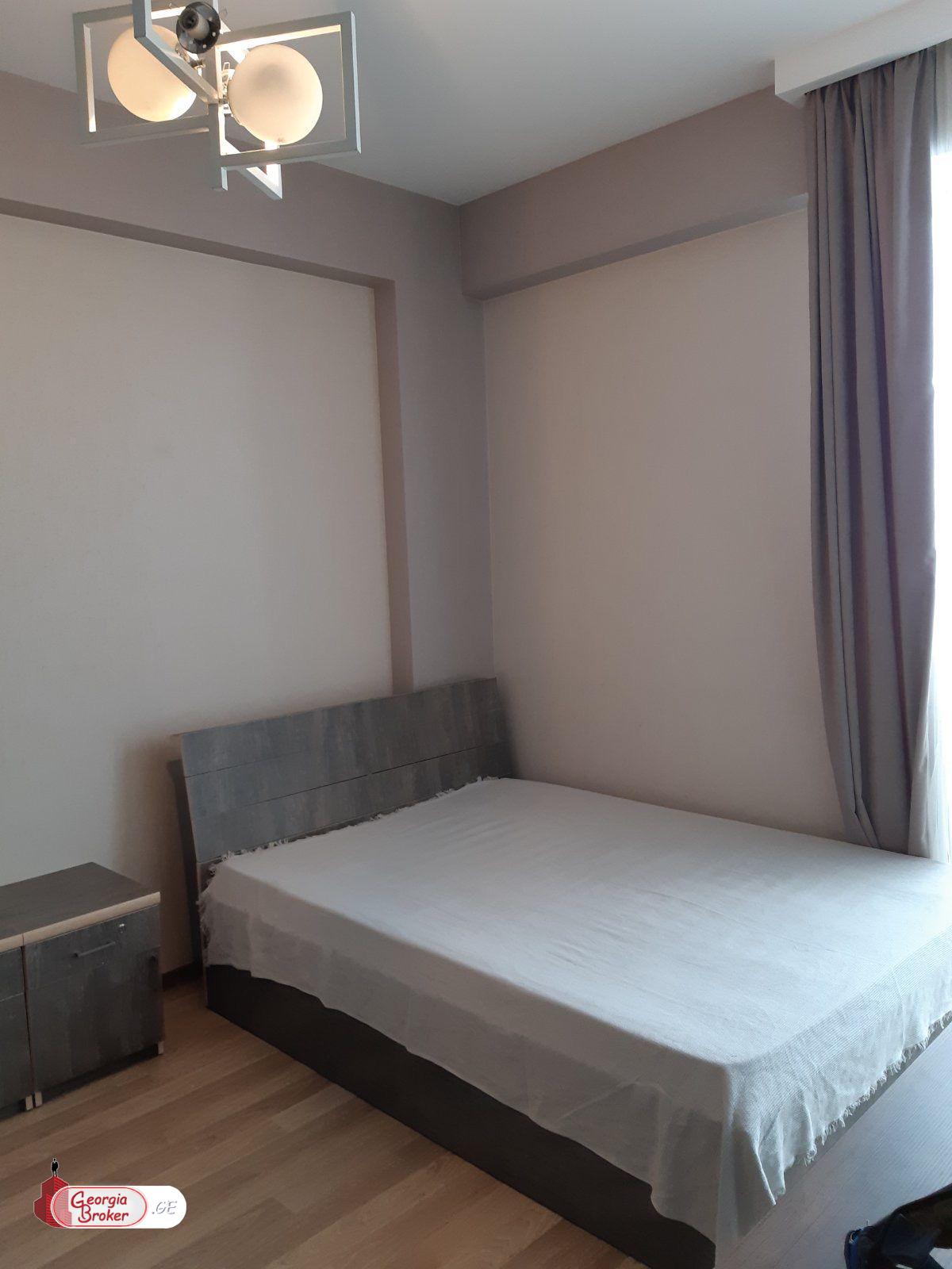 продается квартира с новым ремонтом 3-комнаты